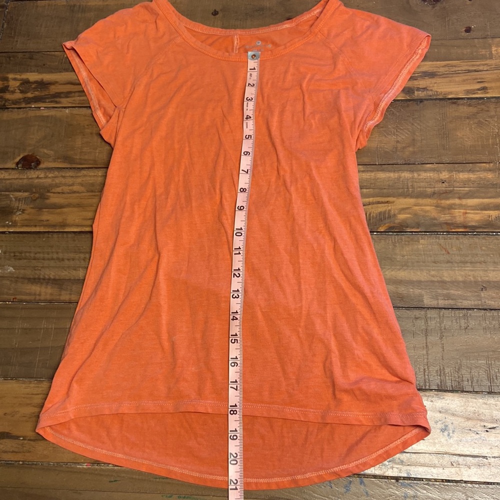 Athleta lightweight tee - Picture 4 of 5